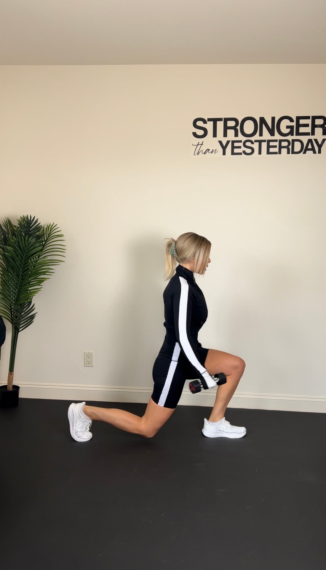 Wellness Wednesday Dumbbell Workout! ππΌββοΈπ₯